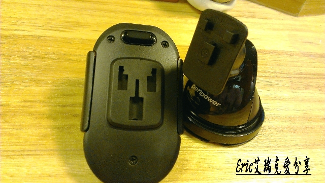 [開箱.心得] iPhone 6 Plus 的車架 Peripower ORCA 任意黏 手機架
