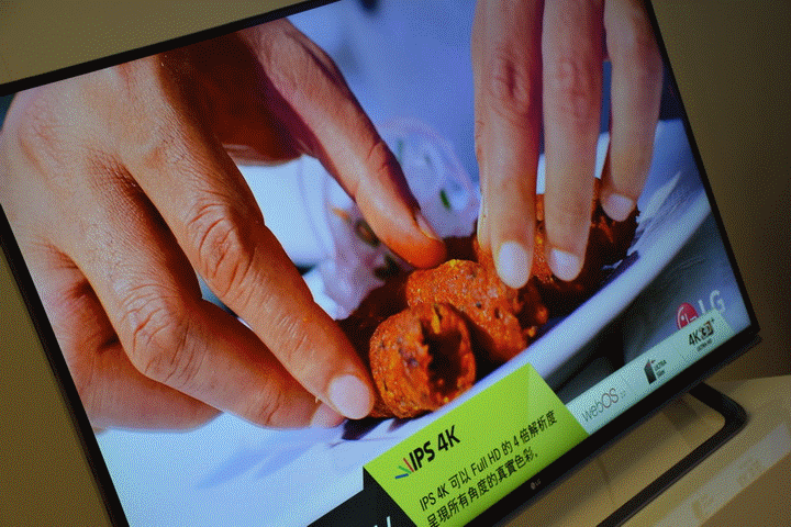 LG OLED 4K TV 的 " 極速 3D 光薄視 " 體驗 LG 極黑 快速 超廣角的4K高畫質的視覺享受