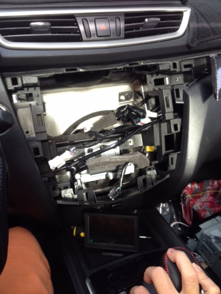 New X-Trail DIY  360 度行車環景輔助系統