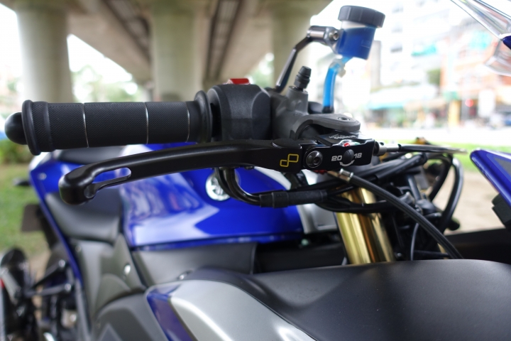 開箱分享 : R3 賽車基因 遇上 MT03 街跑舒適