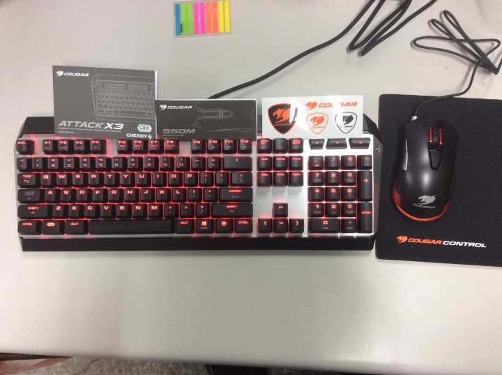 第一次開箱 Cougar Attack X3、Cougar Gaming Mouse 550M、Gaming Mouse Pad Control