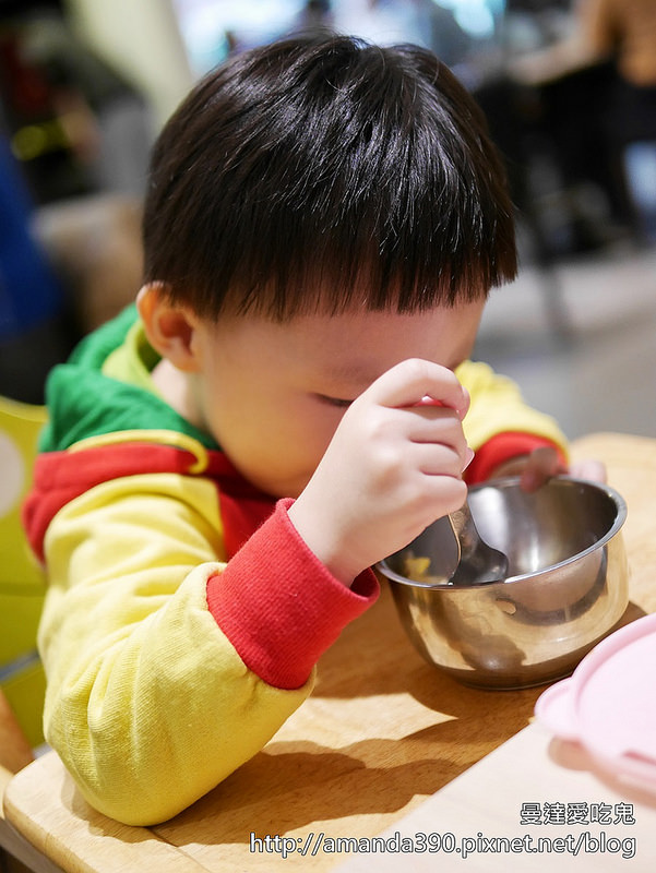 【台南食記】東區 橋北屋日本家庭料理 ● 南紡夢時代旁大人氣炸雞蓋飯 ● 一吃上癮鬆軟可樂餅！❤❤