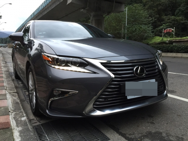 Lexus ES200(頂級版)遲來的開箱文