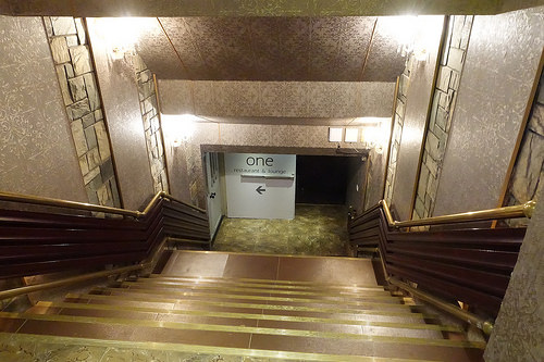 【食記】捷運忠孝復興站。One Restaurant & Lounge~南洋料理配精緻調酒