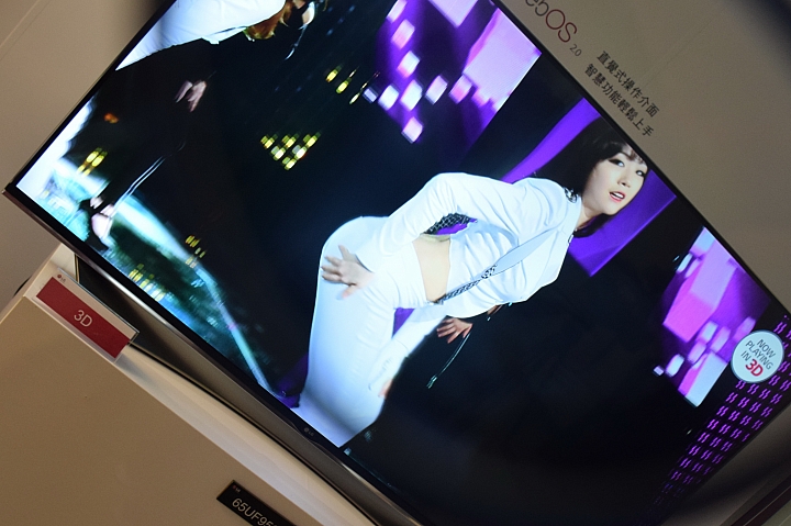 LG OLED 4K TV 的 " 極速 3D 光薄視 " 體驗 LG 極黑 快速 超廣角的4K高畫質的視覺享受