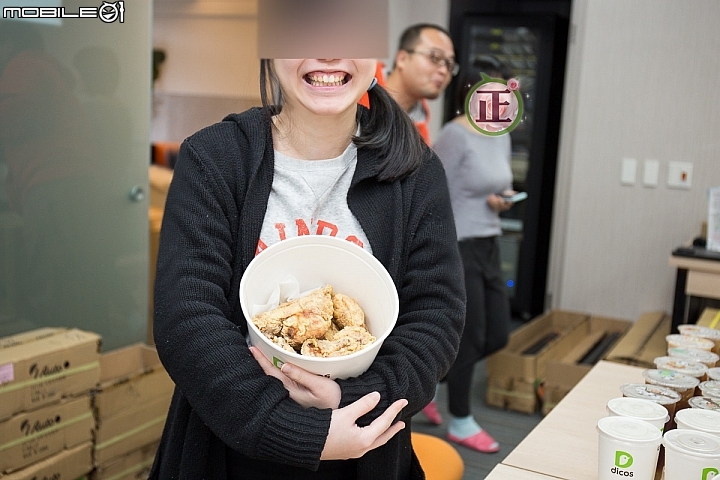 小惡魔補班日 今天的伙食沒有極限(溫德比薩 X 炸雞 X 甜甜圈)