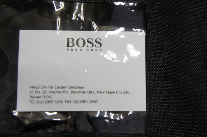 [開箱]Hugo Boss 防潑水風衣