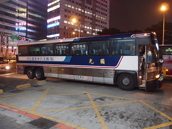 歷久彌新的灰狗巴士，MCI 96A3