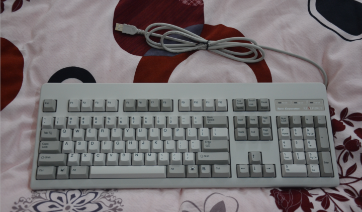 第一把靜電鍵盤realforce 104U
