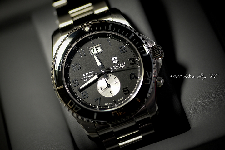 (開箱) Victorinox Swiss Army Classic Maverick GS Dual Time雙時區潛水錶