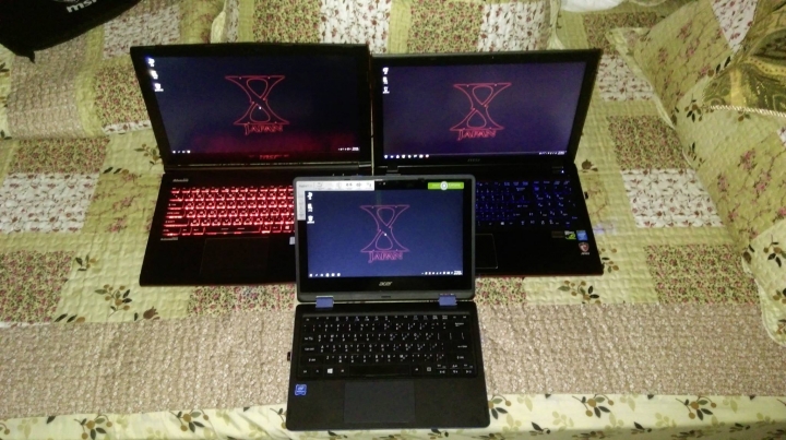 [開箱]ACER R3-131T 360度翻轉觸控筆電