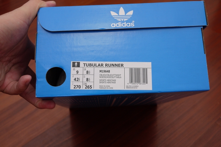 有錢沒錢,買雙新鞋好過年!adidas tubular runner