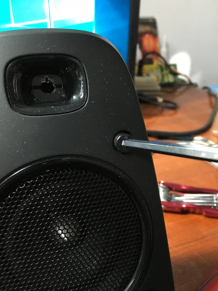 DIY 維修羅技Logitech Z623 THX 音響電源開關不良