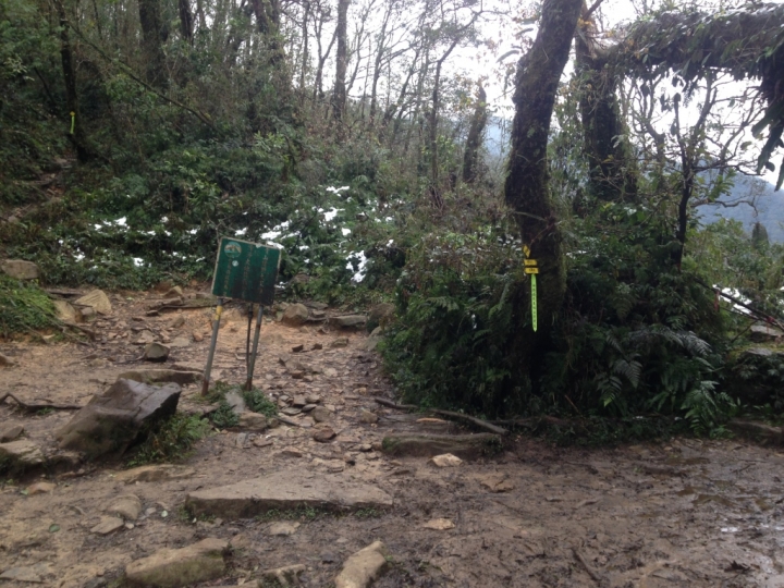 鬼行&trade; 冬雪隱士 &rarr;  冰凍松羅湖