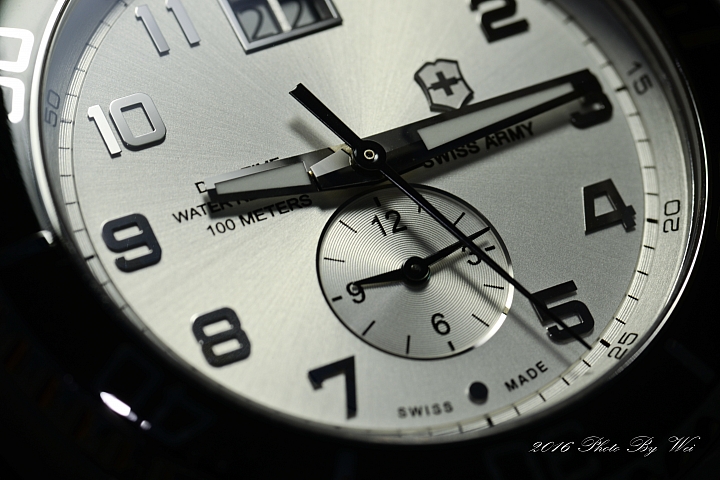 (開箱) Victorinox Swiss Army Classic Maverick GS Dual Time雙時區潛水錶