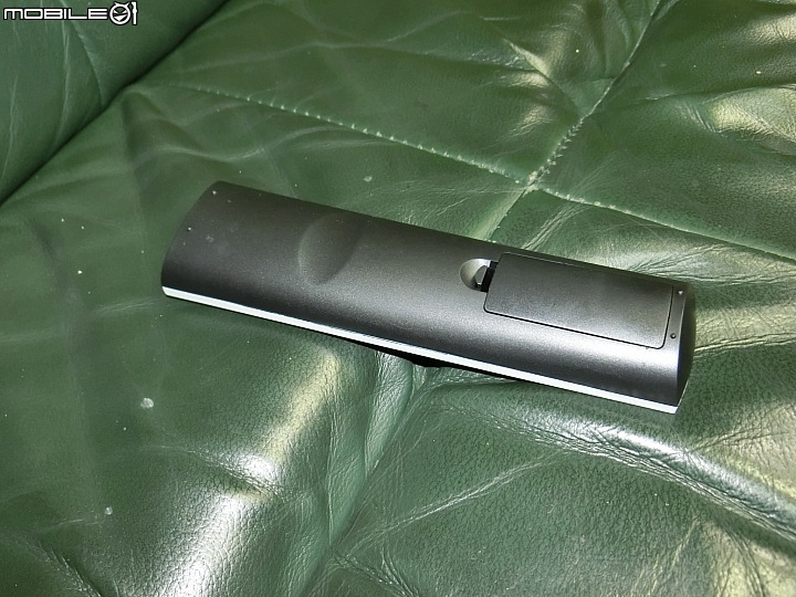 請問，有大大看過這種怪樣子的遙控器嗎?