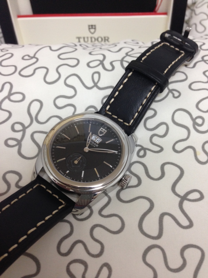 【開箱】TUDOR Double-Date以盾牌攜載著玫瑰