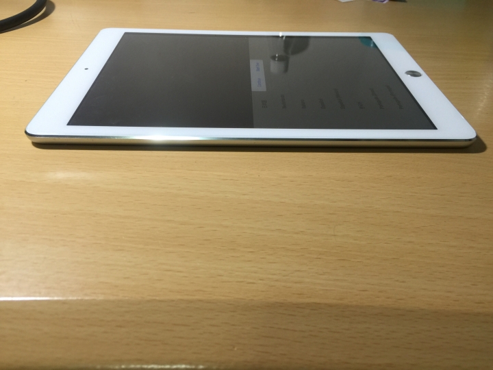 ipad air螢幕無故異常
