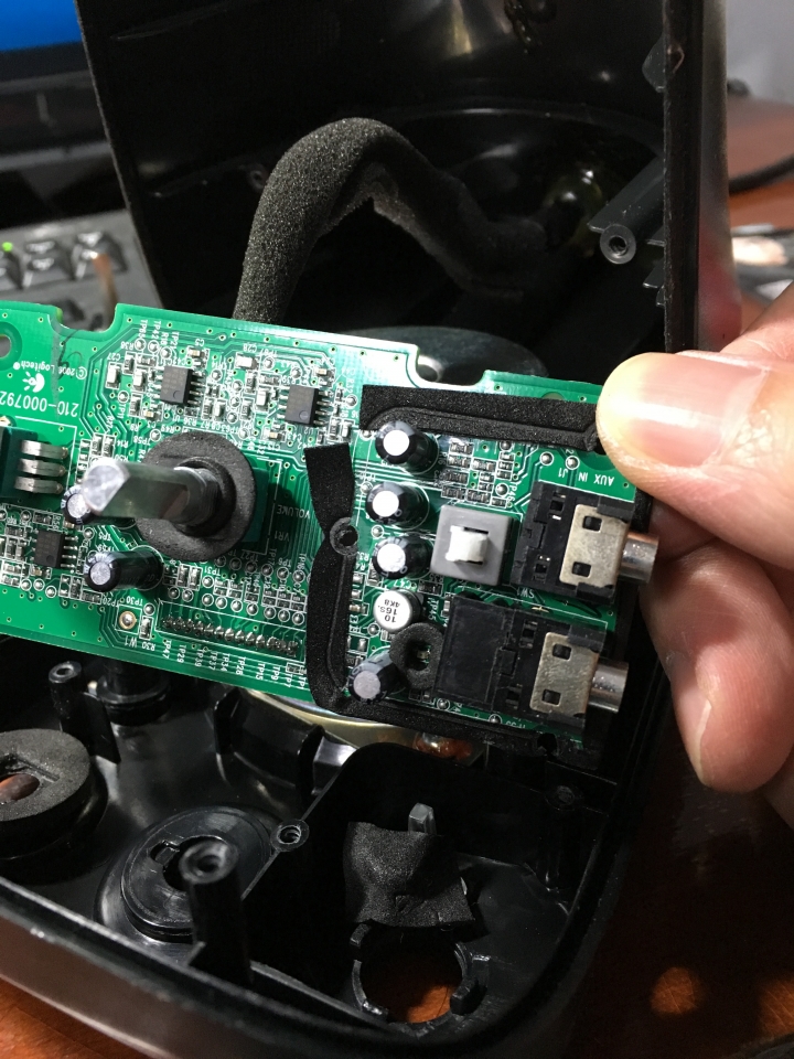 DIY 維修羅技Logitech Z623 THX 音響電源開關不良