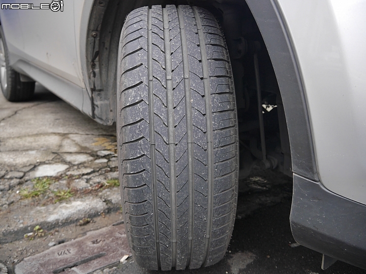 RAV4 新鞋 Part2 - 235/60R17 Goodyear Efficientgrip