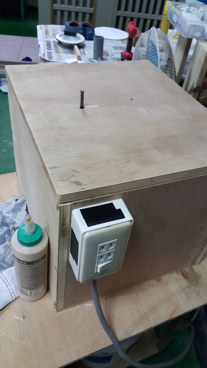 窮人的工具箱(簡易線鋸台、切角料機台、修邊機台)