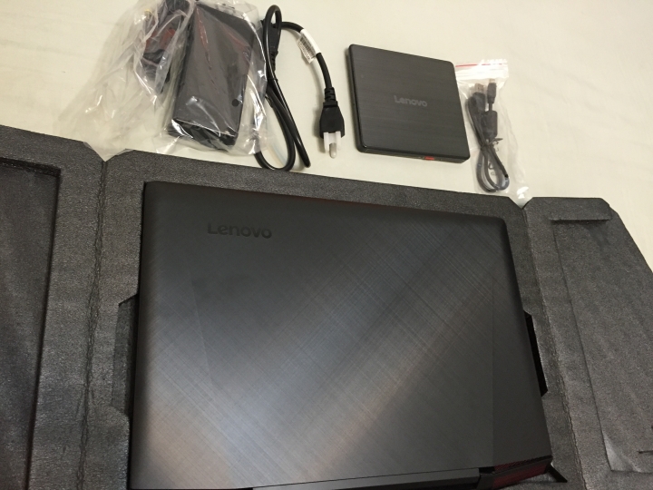 Lenovo Y-700個人電競筆電大躍進!小分享(開箱)