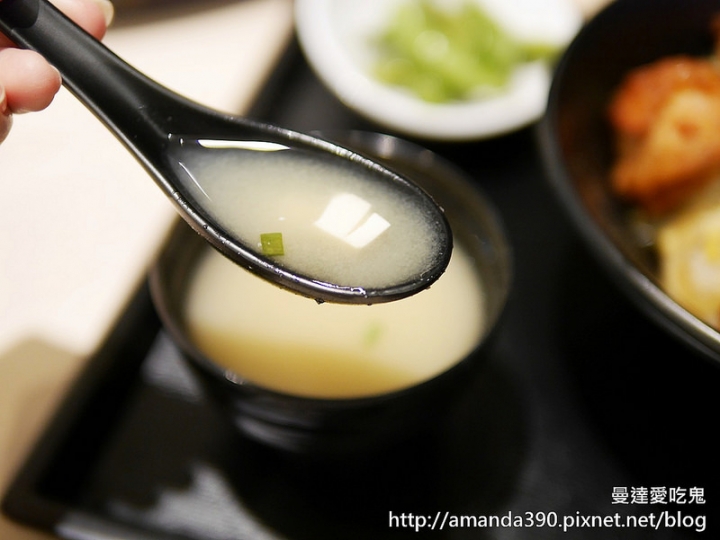 【台南食記】東區 橋北屋日本家庭料理 ● 南紡夢時代旁大人氣炸雞蓋飯 ● 一吃上癮鬆軟可樂餅！❤❤