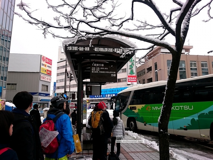 藏王溫泉スキー場自助滑雪去 - 從山形車站搭公車、抵達後租雪具、如何抵達山頂與雪道推薦，滑雪Snowboard玩雪板@日本山形