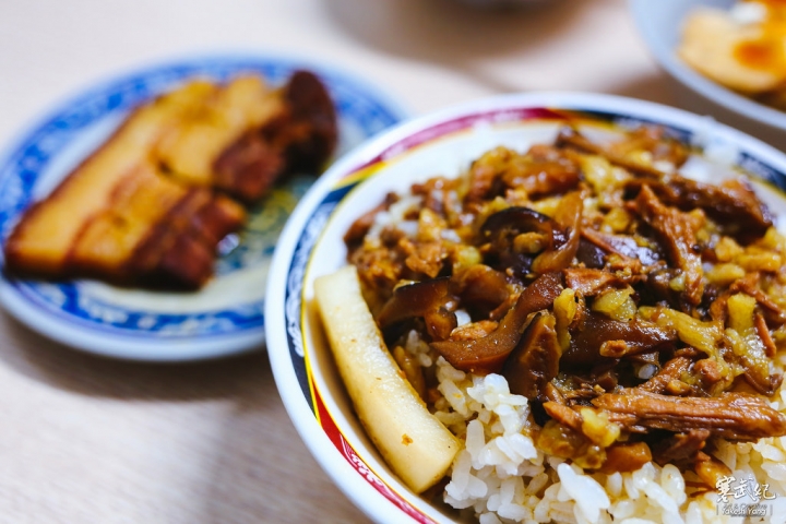 【中肯‧食記】台北中正區‧金峰魯肉飯｜南門市場旁超人氣古早味‧台北必吃の魯肉飯！