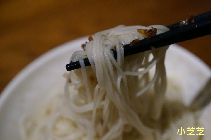 【台北美食】青島東路養身美食 台大醫院 雙月 食品社 何首鳥燉雞 麻油雞 油飯 麵線 排隊美食