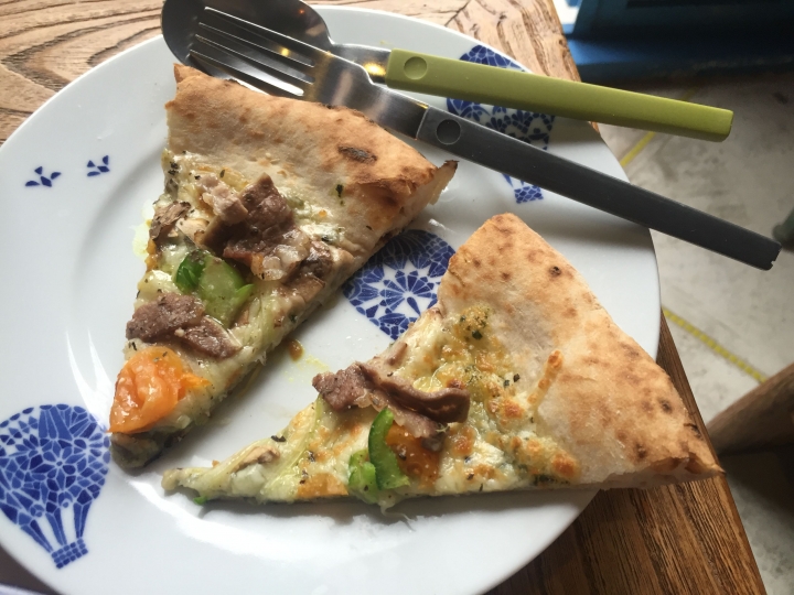 [新竹香山]Luau・Pizza柴寮披薩 - 藏身元培科大旁的繽紛小屋