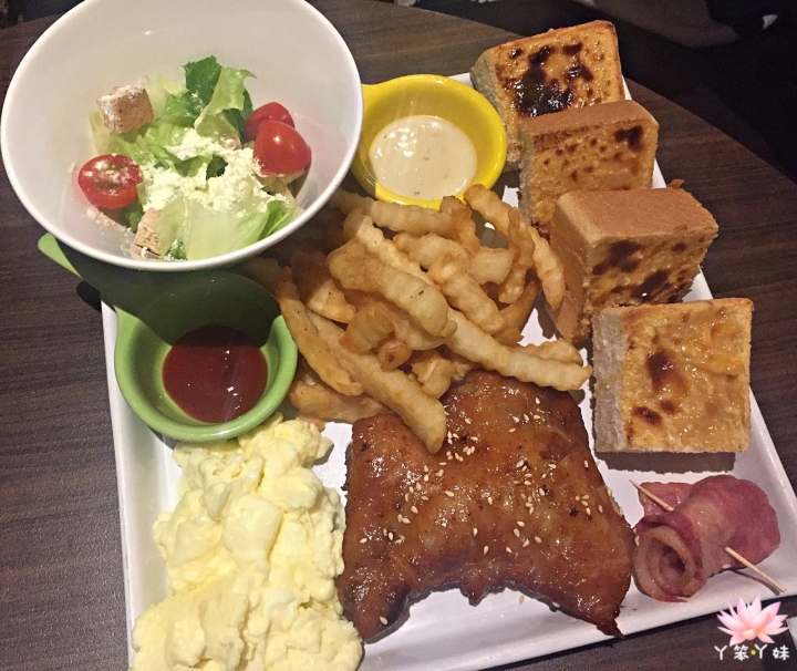 【台灣・府城・2016】Brick磚塊 Bar&Brunch－正興街酒吧裡的布朗趣