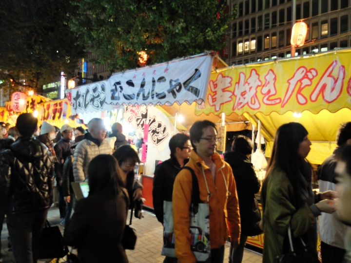 東京自由行巧遇新宿花園神社大酋祭～體驗當地慶典人潮滿滿好熱鬧