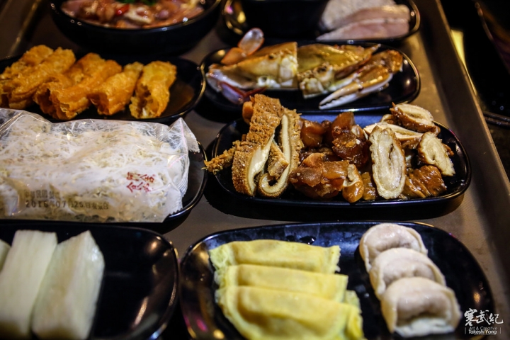【中肯‧食記】台北西門町‧馬辣漢口店｜馬辣10週年地表最強菜單‧紅白酒暢飲/黑毛和牛/天使紅蝦吃到飽！