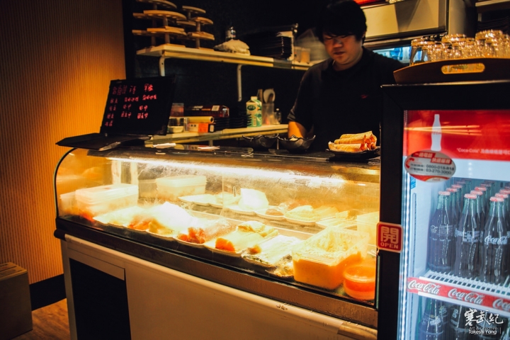 【中肯‧食記】捷運永春站‧八田-頂級帝王蟹鍋物吃到飽｜龍宮級至福の享受‧極致海味千元吃到飽！