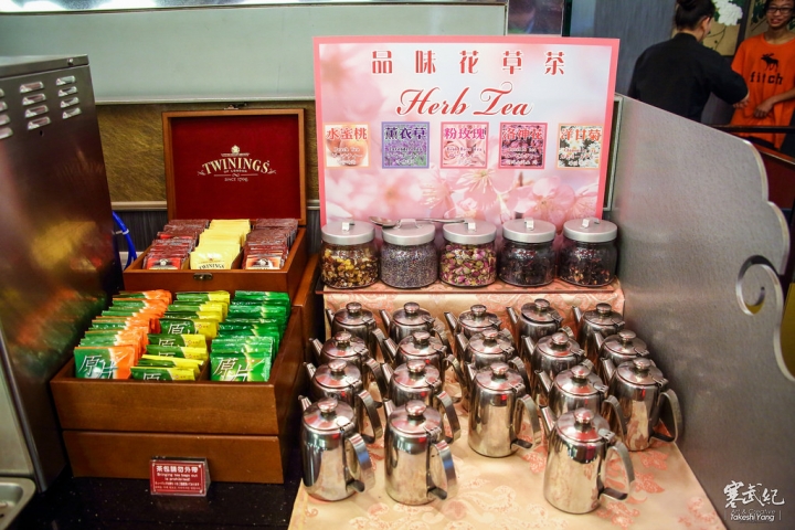【中肯‧食記】台北西門町‧馬辣漢口店｜馬辣10週年地表最強菜單‧紅白酒暢飲/黑毛和牛/天使紅蝦吃到飽！