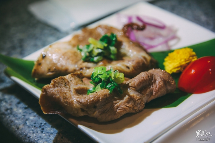 【中肯‧食記】市民大道‧頂焰精肉小酒館｜超神奇創意香檳生蠔‧日法頂級火焰炙燒料理！