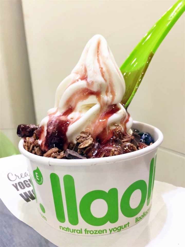 【台北｜信義區】全台第一家！來自西班牙心心念念的優格冰 ▧ llao llao ▧ 水果、配料任選，猶豫病上身啦！