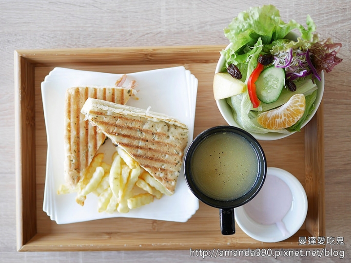 【台南食記】永康區 村有熊 ● 義式熱壓帕尼尼 ● 用心過生活 ● 療癒系小店！❤❤