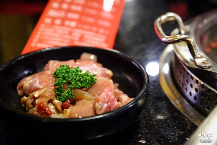 【中肯‧食記】台北西門町‧馬辣漢口店｜馬辣10週年地表最強菜單‧紅白酒暢飲/黑毛和牛/天使紅蝦吃到飽！