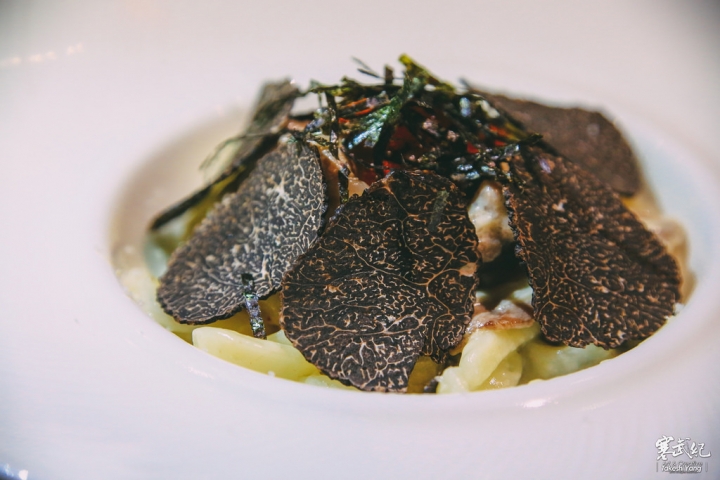 【中肯‧食記】市民大道‧頂焰精肉小酒館｜超神奇創意香檳生蠔‧日法頂級火焰炙燒料理！