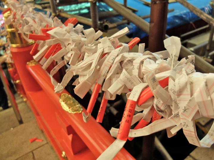 東京自由行巧遇新宿花園神社大酋祭～體驗當地慶典人潮滿滿好熱鬧