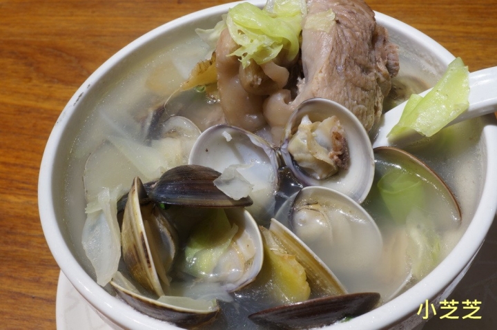 【台北美食】青島東路養身美食 台大醫院 雙月 食品社 何首鳥燉雞 麻油雞 油飯 麵線 排隊美食