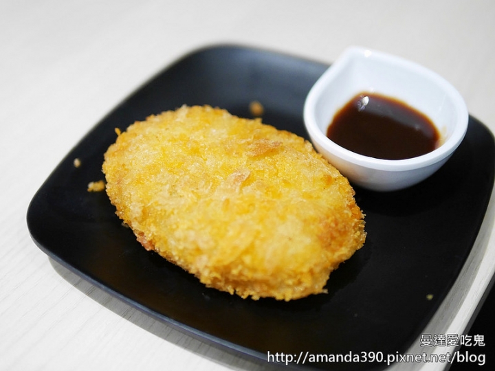 【台南食記】東區 橋北屋日本家庭料理 ● 南紡夢時代旁大人氣炸雞蓋飯 ● 一吃上癮鬆軟可樂餅！❤❤