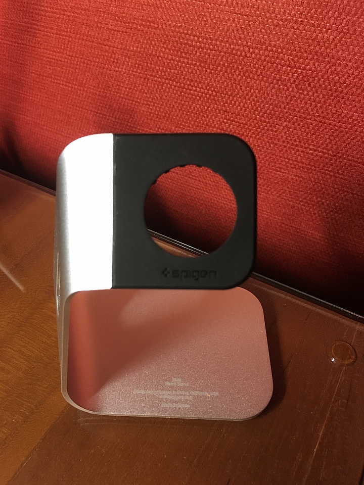 【開箱】Apple Watch 42mm 沛納海款手工奧地利進口錶帶 & Spigen 手錶充電座