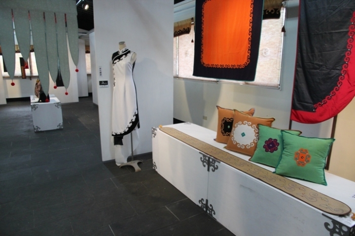 騎 向 屏 東 瑪 家 山 川 琉 璃 吊 橋