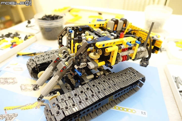 [開箱] LEGO Technic 8043 Motorized Excavator(復刻)