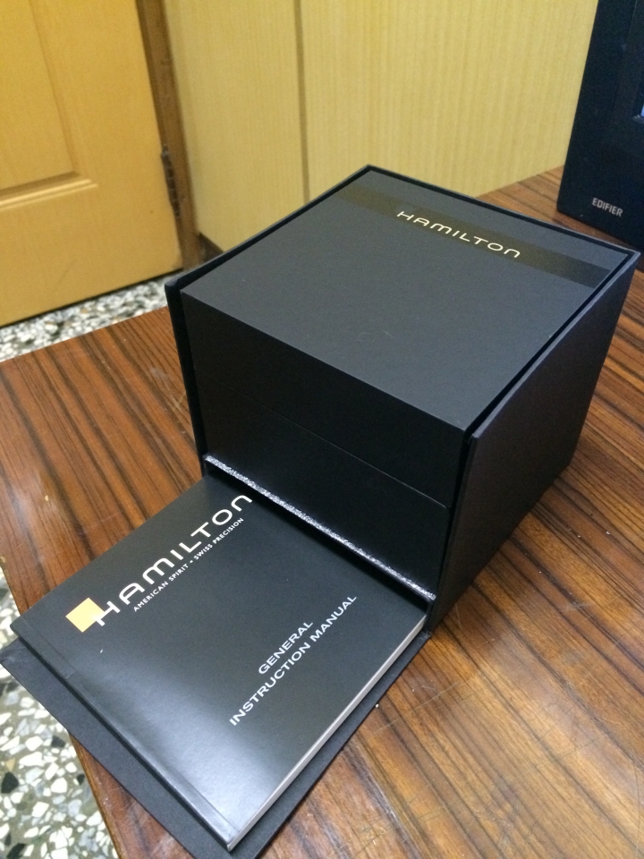 [新手開箱] HAMILTON KHAKI FIELD陸戰雙曆機械腕錶