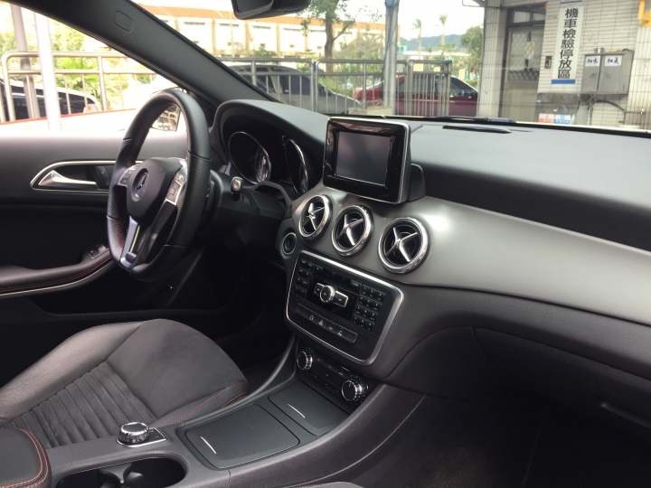 GLA200關箱 & C450開箱