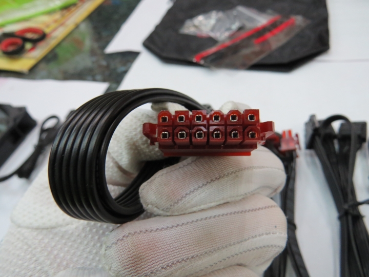 [開箱] Enermax金緻冰核II 650W金牌半模組電源
